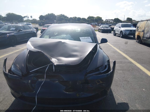 45602828 :رقم المزاد ، 5YJ3E1EAXSF033842 vin ، 2025 Tesla Model 3 مزاد بيع