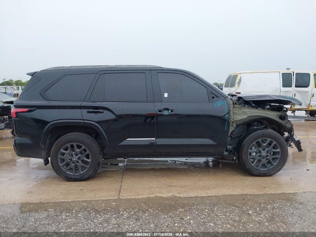 2026 Toyota Sequoia Platinum მანქანა იყიდება აუქციონზე, vin: 7SVAAABA3TX077444, აუქციონის ნომერი: 45602852