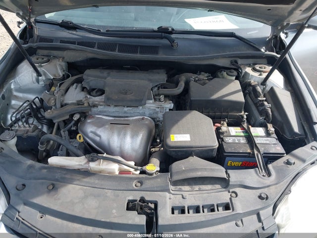 45602860 :رقم المزاد ، 4T1BF1FK6FU098292 vin ، 2015 Toyota Camry Le مزاد بيع