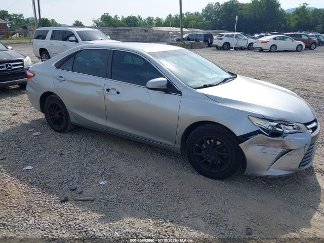 45602860 :رقم المزاد ، 4T1BF1FK6FU098292 vin ، 2015 Toyota Camry Le مزاد بيع