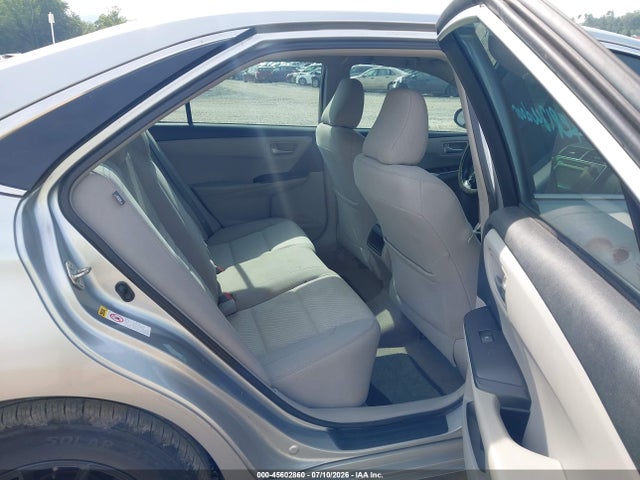 45602860 :رقم المزاد ، 4T1BF1FK6FU098292 vin ، 2015 Toyota Camry Le مزاد بيع