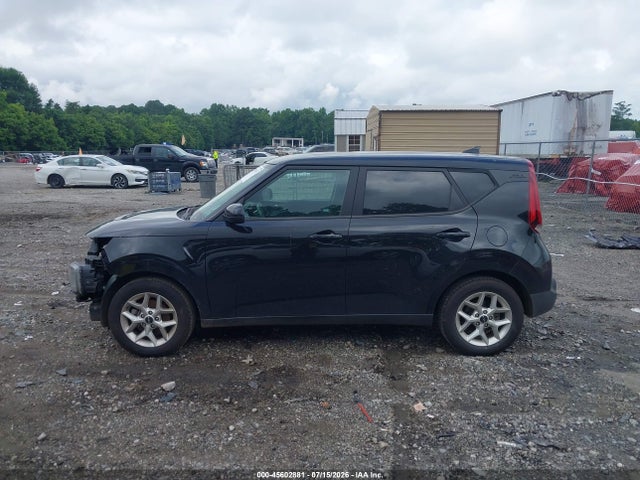 2022 Kia Soul S მანქანა იყიდება აუქციონზე, vin: KNDJ23AU7N7801234, აუქციონის ნომერი: 45602881