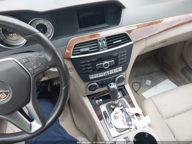 2012 Mercedes-benz C 250 Sport მანქანა იყიდება აუქციონზე, vin: WDDGF4HB7CR228805, აუქციონის ნომერი: 45602901