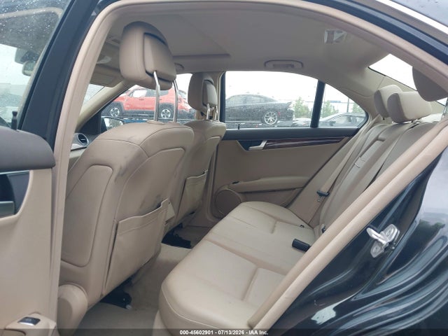 2012 Mercedes-benz C 250 Sport მანქანა იყიდება აუქციონზე, vin: WDDGF4HB7CR228805, აუქციონის ნომერი: 45602901