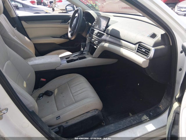 2018 Honda Accord Lx მანქანა იყიდება აუქციონზე, vin: 1HGCV1F14JA097172, აუქციონის ნომერი: 45602990
