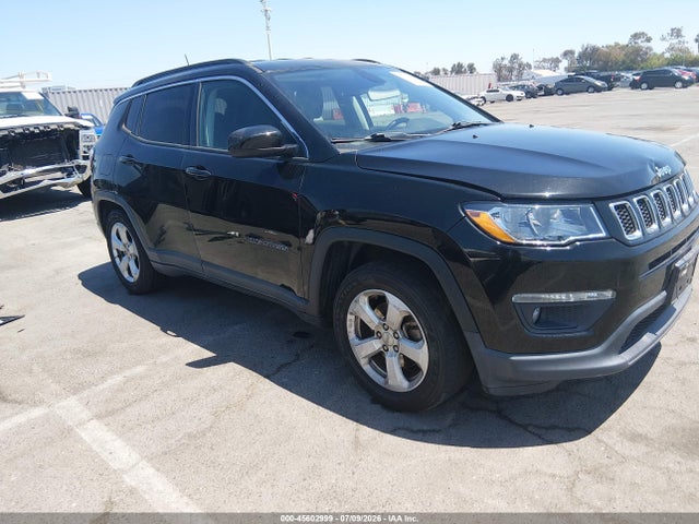 Jeep Compass Latitude Fwd 2018 3C4NJCBBXJT466607 головне зображення