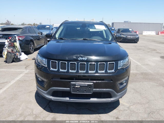 3C4NJCBBXJT466607 Jeep Compass Latitude Fwd