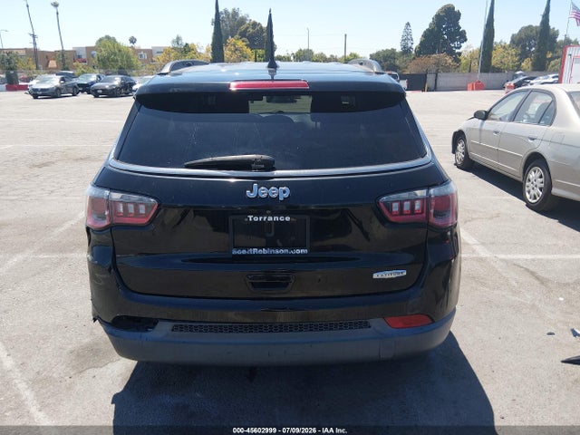 3C4NJCBBXJT466607 Jeep Compass Latitude Fwd