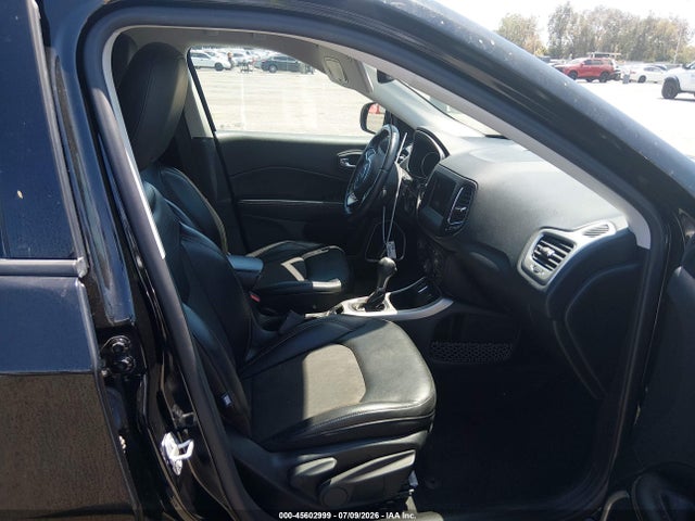 3C4NJCBBXJT466607 Jeep Compass Latitude Fwd