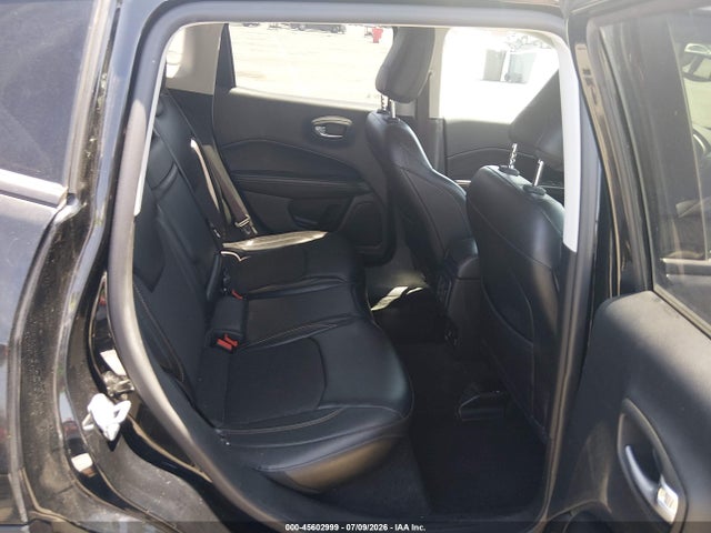 3C4NJCBBXJT466607 Jeep Compass Latitude Fwd