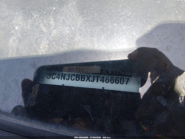 3C4NJCBBXJT466607 Jeep Compass Latitude Fwd
