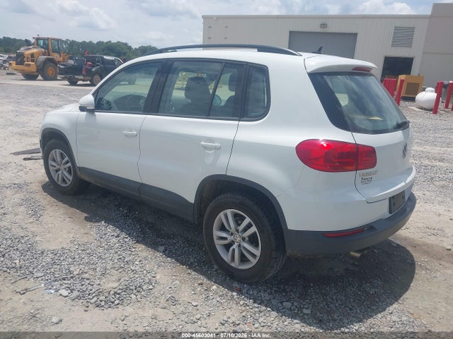 2016 Volkswagen Tiguan S მანქანა იყიდება აუქციონზე, vin: WVGAV7AX6GW559369, აუქციონის ნომერი: 45603041