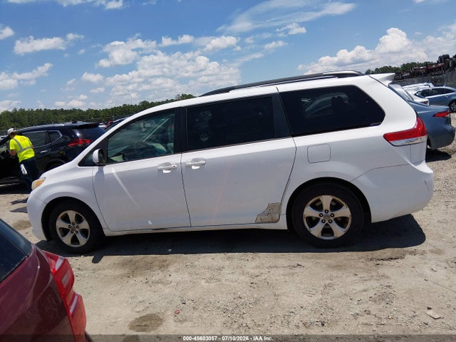 45603057 :رقم المزاد ، 5TDKK3DC4DS403720 vin ، 2013 Toyota Sienna Le V6 8 Passenger مزاد بيع