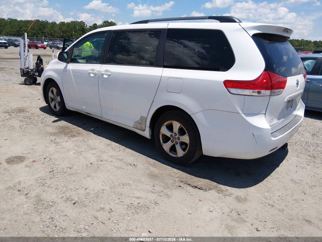 45603057 :رقم المزاد ، 5TDKK3DC4DS403720 vin ، 2013 Toyota Sienna Le V6 8 Passenger مزاد بيع