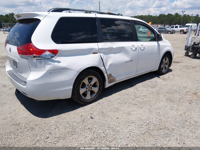 45603057 :رقم المزاد ، 5TDKK3DC4DS403720 vin ، 2013 Toyota Sienna Le V6 8 Passenger مزاد بيع