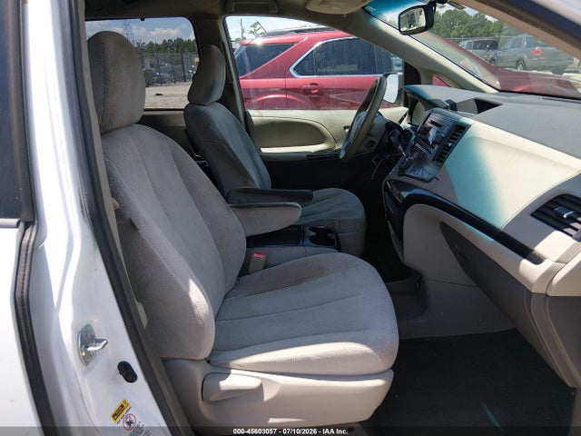 45603057 :رقم المزاد ، 5TDKK3DC4DS403720 vin ، 2013 Toyota Sienna Le V6 8 Passenger مزاد بيع
