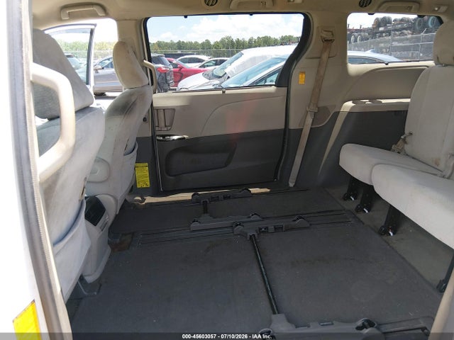 45603057 :رقم المزاد ، 5TDKK3DC4DS403720 vin ، 2013 Toyota Sienna Le V6 8 Passenger مزاد بيع