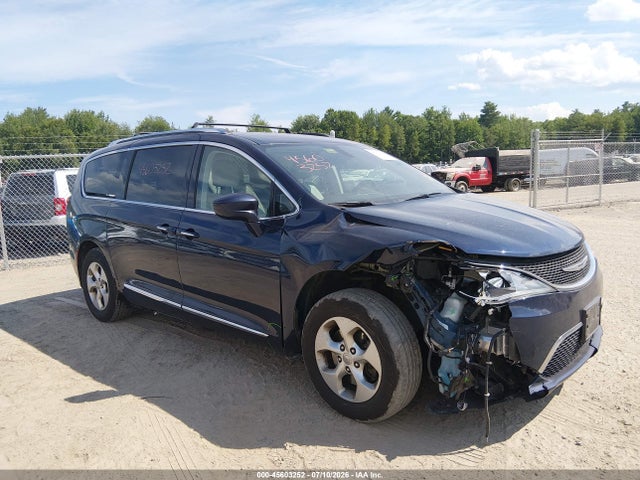 Aukcja sprzedaży 2017 Chrysler Pacifica Touring-l Plus, vin: 2C4RC1EG8HR556004, numer aukcji: 45603252
