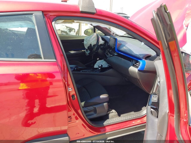 JTNKHMBX7L1077235 Toyota C-HR XLE