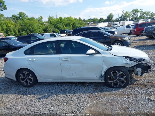 2020 Kia Forte Lxs მანქანა იყიდება აუქციონზე, vin: 3KPF24AD1LE175429, აუქციონის ნომერი: 45603527