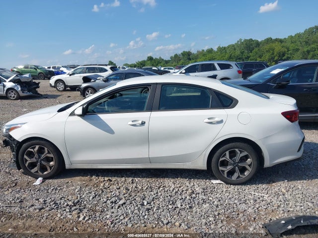2020 Kia Forte Lxs მანქანა იყიდება აუქციონზე, vin: 3KPF24AD1LE175429, აუქციონის ნომერი: 45603527