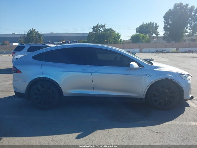 Tesla Model X 75d/p100d/p90d 2016 5YJXCBE41GF001294 Image 13