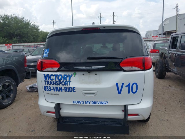 2C4RC1CG4NR205296 Chrysler Voyager Lx