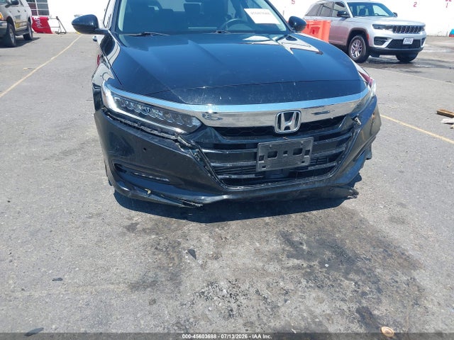 45603688 :رقم المزاد ، 1HGCV1F90JA212078 vin ، 2018 Honda Accord Touring مزاد بيع