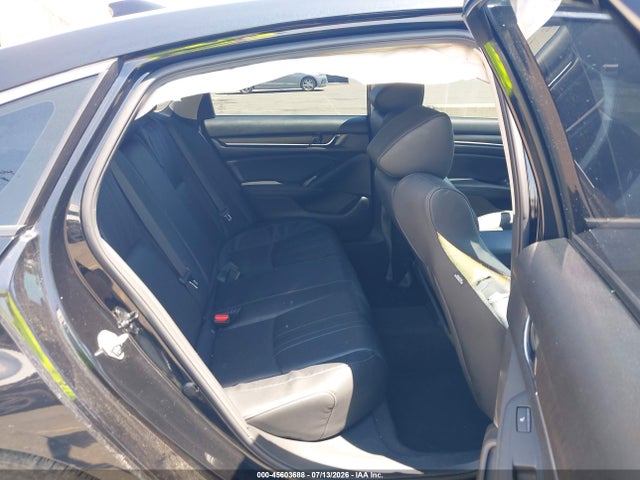 45603688 :رقم المزاد ، 1HGCV1F90JA212078 vin ، 2018 Honda Accord Touring مزاد بيع