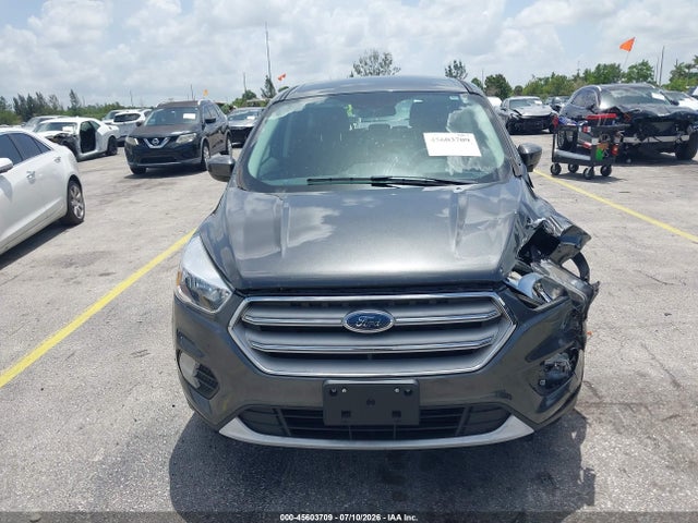 45603709 :رقم المزاد ، 1FMCU0GDXKUC21090 vin ، 2019 Ford Escape Se مزاد بيع