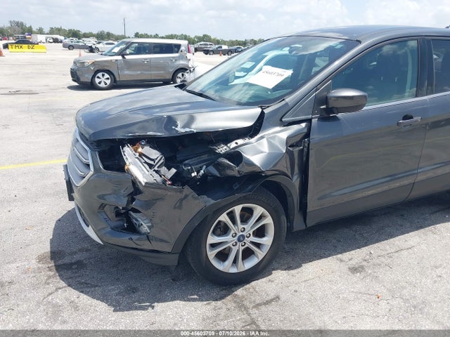 45603709 :رقم المزاد ، 1FMCU0GDXKUC21090 vin ، 2019 Ford Escape Se مزاد بيع