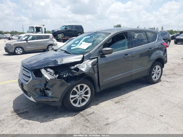 45603709 :رقم المزاد ، 1FMCU0GDXKUC21090 vin ، 2019 Ford Escape Se مزاد بيع
