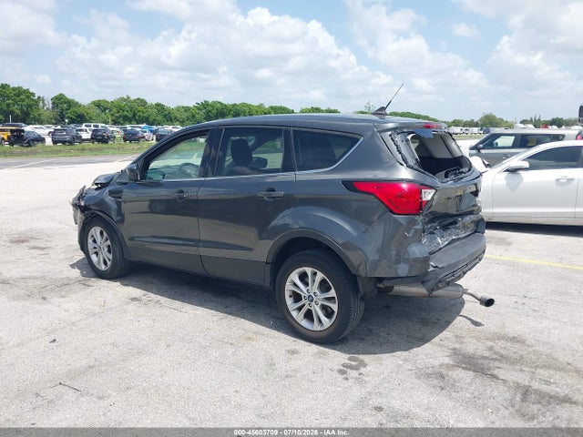45603709 :رقم المزاد ، 1FMCU0GDXKUC21090 vin ، 2019 Ford Escape Se مزاد بيع
