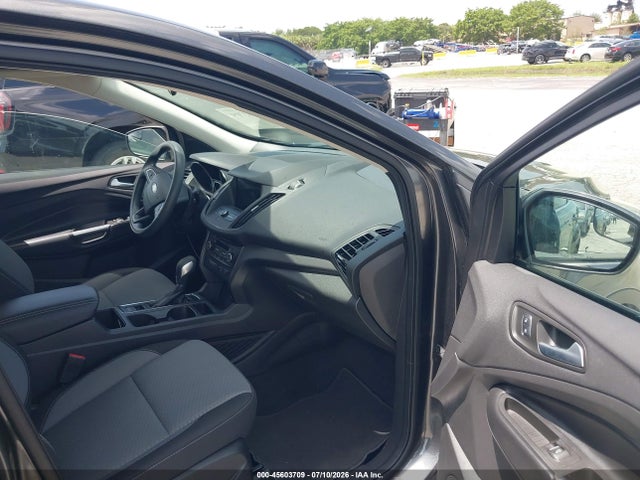 45603709 :رقم المزاد ، 1FMCU0GDXKUC21090 vin ، 2019 Ford Escape Se مزاد بيع