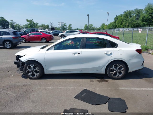 Продажа на аукционе авто 2021 Kia Forte Lxs, vin: 3KPF24AD0ME388387, номер лота: 45603728