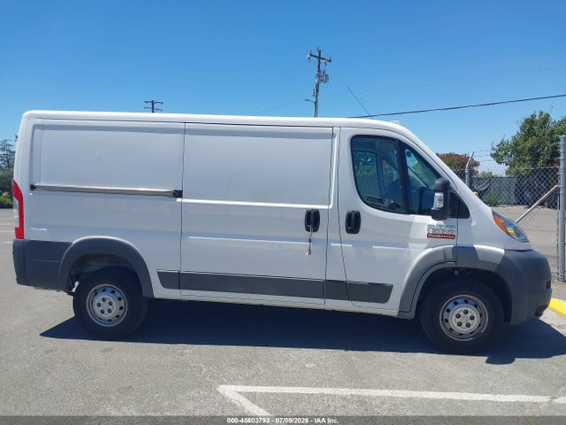 3C6TRVAGXJE146613 RAM Promaster 1500 Low Roof 136 Wb