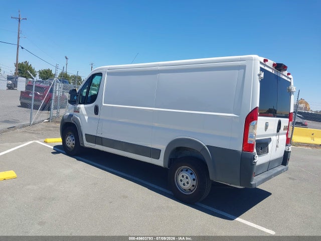 3C6TRVAGXJE146613 RAM Promaster 1500 Low Roof 136 Wb