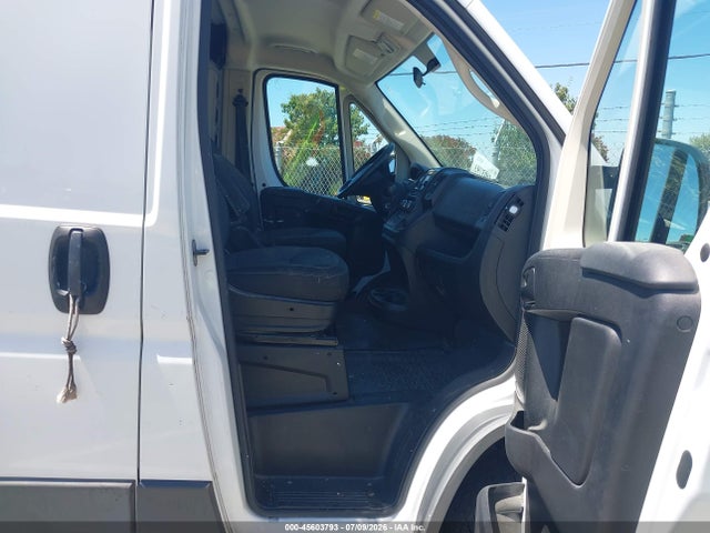 3C6TRVAGXJE146613 RAM Promaster 1500 Low Roof 136 Wb