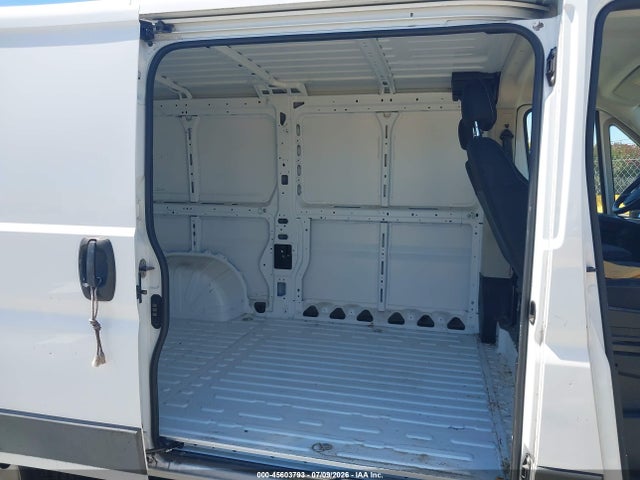 3C6TRVAGXJE146613 RAM Promaster 1500 Low Roof 136 Wb