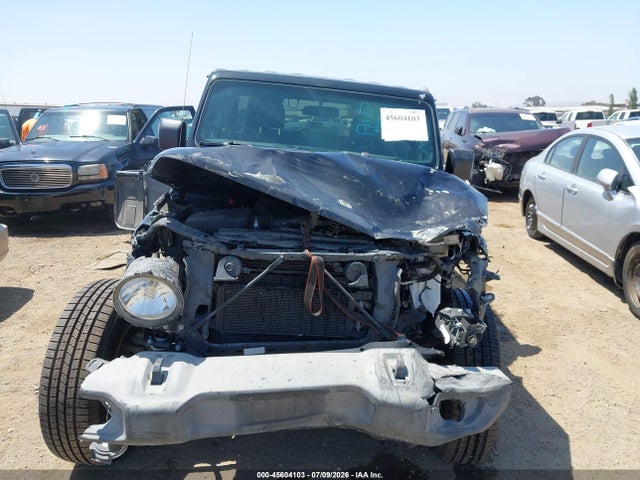 1C4HJXDNXKW622524 Jeep Wrangler Unlimited Sport S 4x4