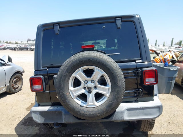 1C4HJXDNXKW622524 Jeep Wrangler Unlimited Sport S 4x4