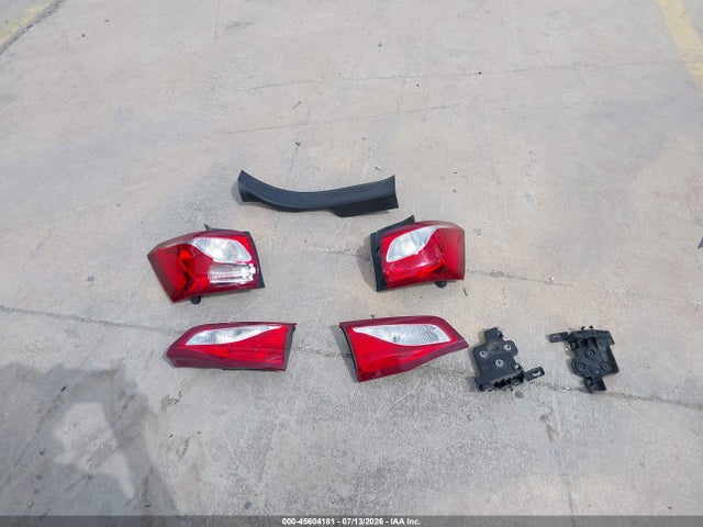 Chevrolet EQUINOX LS 2018 2GNAXHEV6J6339445 Image 12