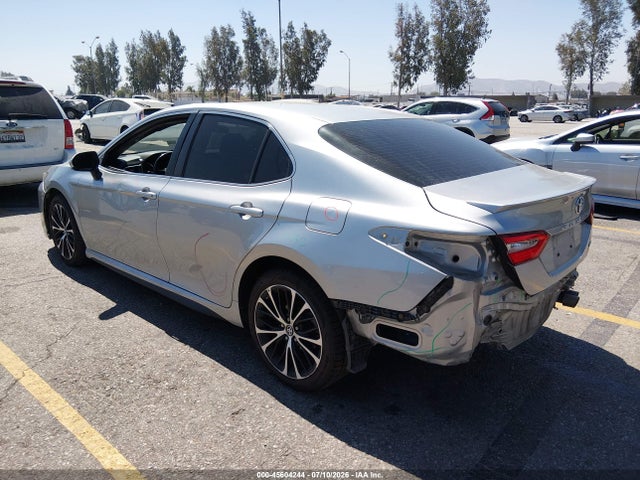 Toyota CAMRY SE 2018 4T1B11HK0JU657498 Image 3