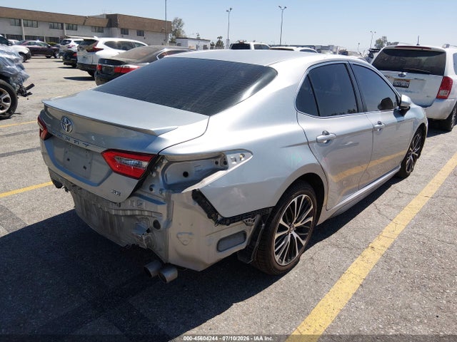 Toyota CAMRY SE 2018 4T1B11HK0JU657498 Image 4