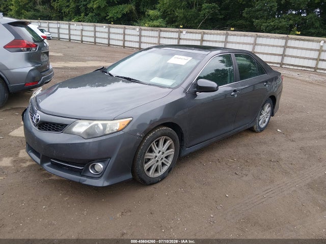 45604260 :رقم المزاد ، 4T1BK1FKXDU527264 vin ، 2013 Toyota Camry Se V6 مزاد بيع