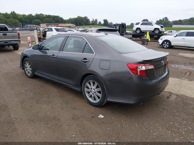 45604260 :رقم المزاد ، 4T1BK1FKXDU527264 vin ، 2013 Toyota Camry Se V6 مزاد بيع