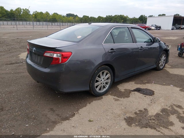 45604260 :رقم المزاد ، 4T1BK1FKXDU527264 vin ، 2013 Toyota Camry Se V6 مزاد بيع