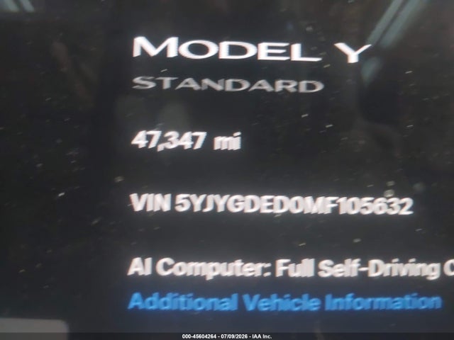 Tesla Model Y Standard Range Rear-wheel Drive 2021 5YJYGDED0MF105632 Image 13