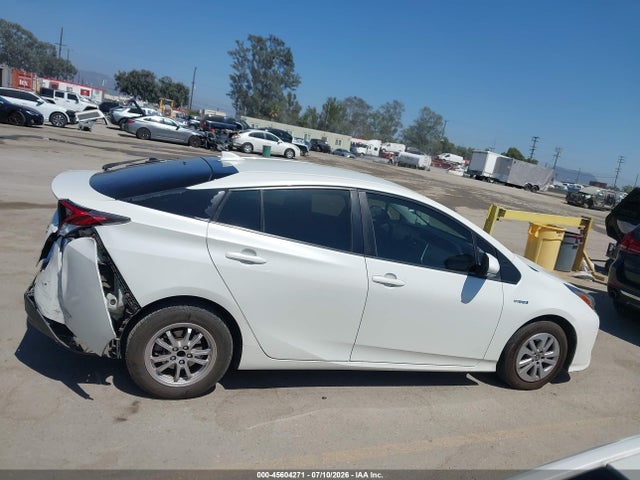 Toyota Prius Two 2017 JTDKBRFU1H3039840 Image 14