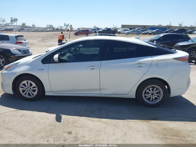Toyota Prius Two 2017 JTDKBRFU1H3039840 Image 15